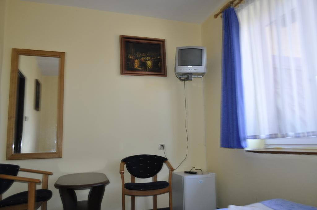 Pensjonat Resident Krynica Morska Rum bild
